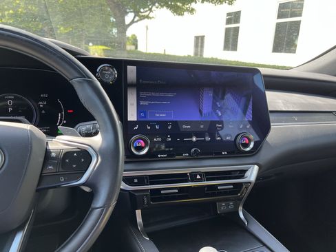 Used 2024 Lexus RX 350 w/ Convenience Package AWD/4WD image 32