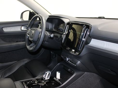 Used 2024 Volvo XC40 B5 Plus w/ Protection Package Premier AWD/4WD image 32