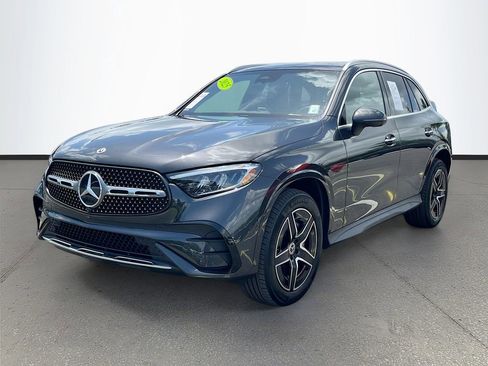 Used 2025 Mercedes-Benz GLC 300 4MATIC image 3