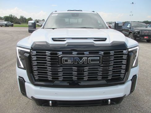 New 2026 GMC Sierra 3500 Denali Ultimate AWD/4WD image 12