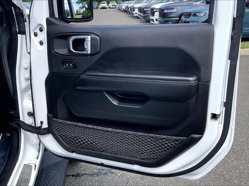 Used 2024 Jeep Wrangler High Altitude AWD/4WD image 22