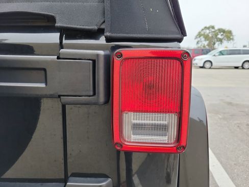 Used 2017 Jeep Wrangler 75th Anniversary image 6