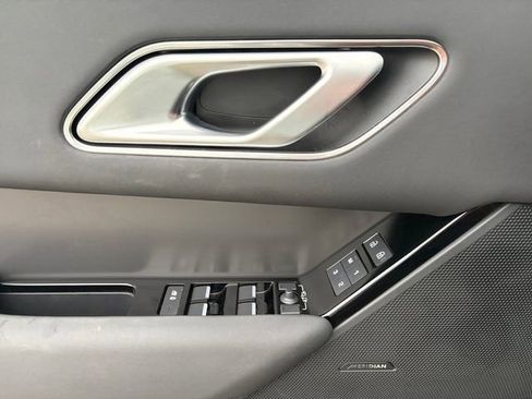 Used 2025 Land Rover Range Rover Velar Dynamic SE AWD/4WD image 4