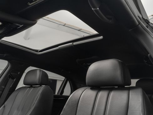 Used 2015 Bentley Flying Spur W12 image 18