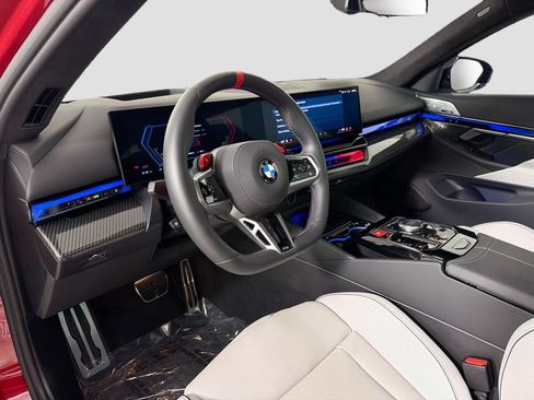 Used 2025 BMW M5 Touring AWD/4WD image 9