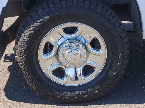 Used 2022 RAM 2500 Tradesman w/ Chrome Appearance Group image 16