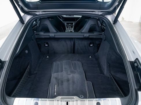 Used 2023 Porsche Panamera GTS image 8