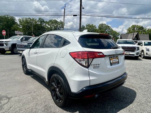 Used 2021 Honda HR-V Sport image 3