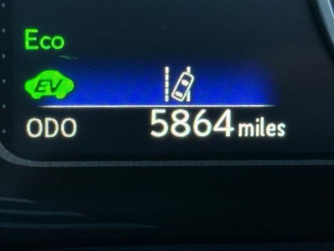 Certified 2025 Lexus ES 300h w/ Premium Package image 4