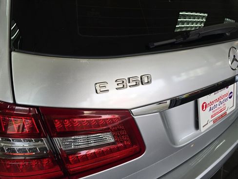 Used 2011 Mercedes-Benz E 350 4MATIC Wagon image 33