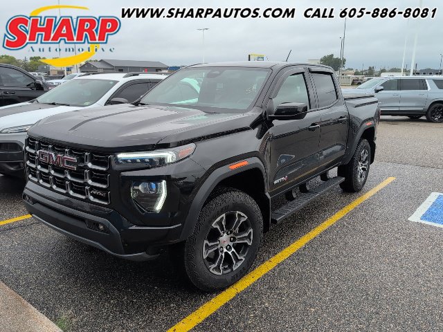 Used 2025 GMC Canyon AT4 w/ AT4 Premium Package AWD/4WD image 1