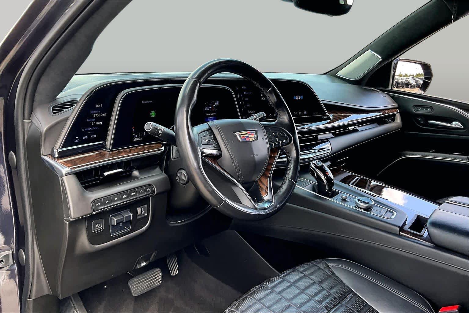 Used 2022 Cadillac Escalade Premium Luxury Platinum AWD/4WD image 16