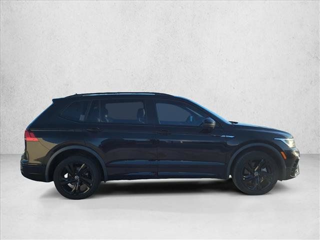 Used 2023 Volkswagen Tiguan SE R-Line FWD image 4