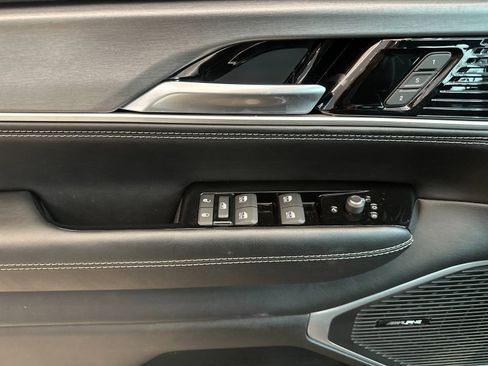 New 2026 Jeep Grand Wagoneer L 4WD image 9