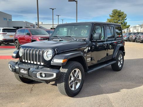 Used 2022 Jeep Wrangler Unlimited Sahara w/ Cold Weather Group image 4