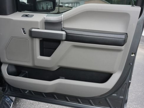 Used 2015 Ford F150 XLT w/ Equipment Group 302A Luxury AWD/4WD image 12