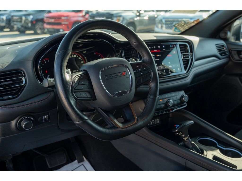 Used 2025 Dodge Durango GT RWD image 11