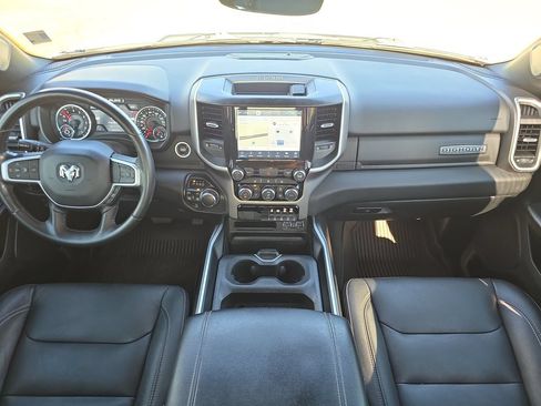 Used 2022 RAM 1500 Big Horn w/ Night Edition AWD/4WD image 9