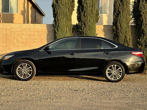 Used 2017 Toyota Camry image 7