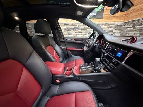 Used 2022 Porsche Macan AWD/4WD image 16