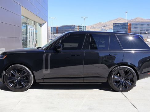 Certified 2023 Land Rover Range Rover SE image 11