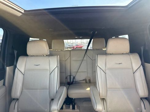 Used 2023 Cadillac Escalade ESV Premium Luxury w/ Performance Package AWD/4WD image 25