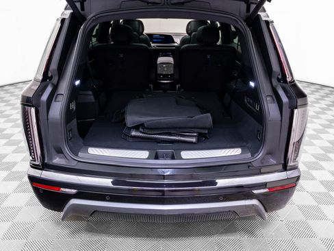 New 2026 Cadillac Vistiq Luxury w/ LPO, Floor Liner Package AWD/4WD image 32