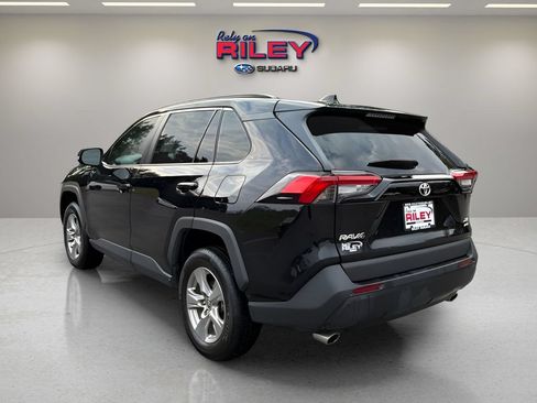 Used 2025 Toyota RAV4 XLE AWD/4WD image 4