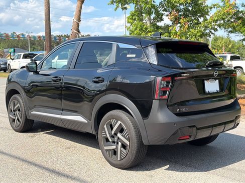 Certified 2025 Nissan Kicks SV image 24