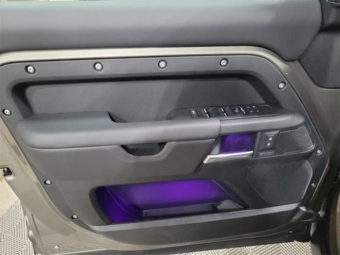 New 2025 Land Rover Defender 130 X-Dynamic SE image 14