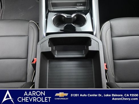 New 2025 Chevrolet Suburban Premier image 14