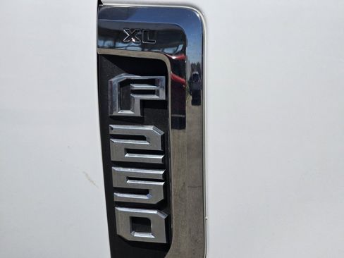 Used 2022 Ford F250 XL w/ Power Equipment Group image 27