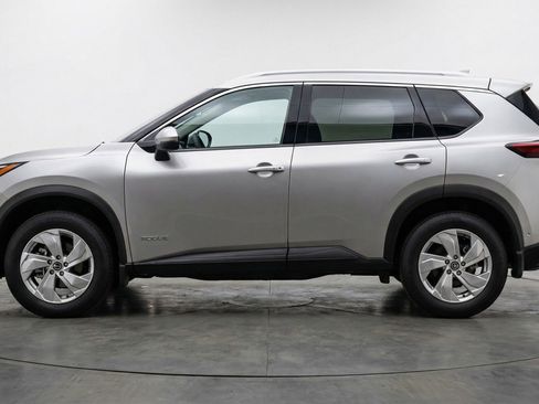 Used 2025 Nissan Rogue SV AWD/4WD image 5