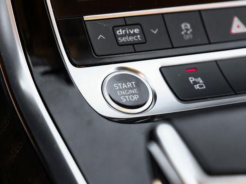 Used 2021 Audi Q7 3.0T Premium w/ Convenience Package image 24