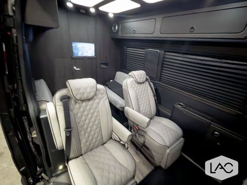 Used 2023 Mercedes-Benz Sprinter 2500 image 6