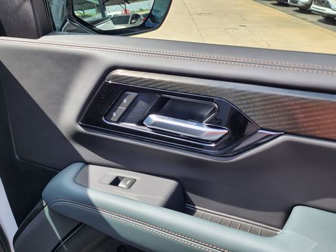 New 2026 GMC Yukon XL AT4 w/ AT4 Premium Plus Package AWD/4WD image 44