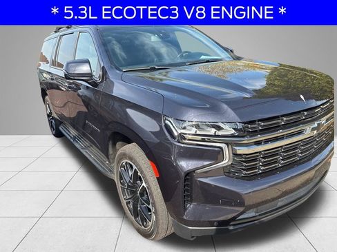 Used 2022 Chevrolet Suburban RST w/ Luxury Package image 2