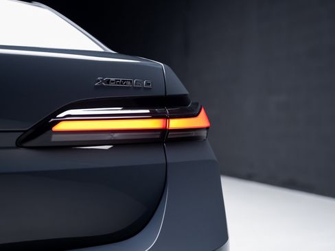 Used 2023 BMW i7 xDrive60 image 29