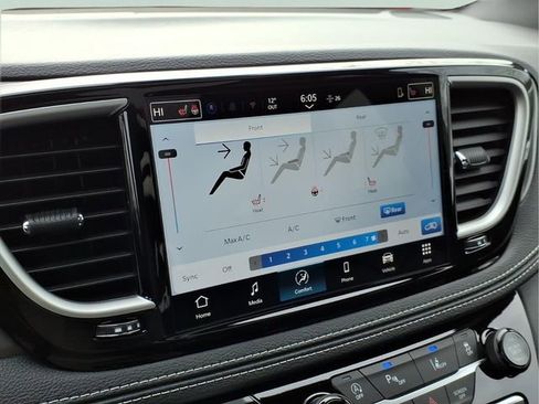 New 2026 Chrysler Pacifica Select w/ S Appearance Package image 20