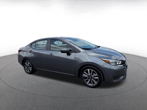 Used 2025 Nissan Versa SV FWD image 2