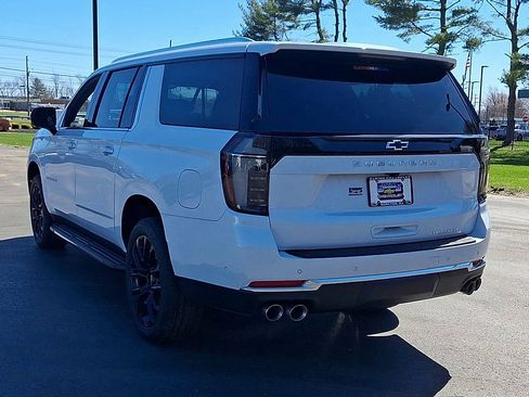 New 2026 Chevrolet Suburban Premier w/ Sun And Tow Package AWD/4WD image 9