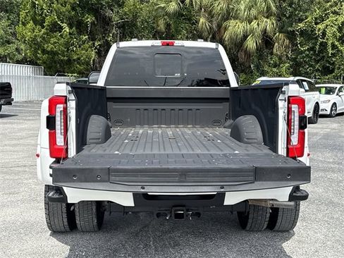 Certified 2023 Ford F450 Platinum w/ FX4 Off-Road Package image 11