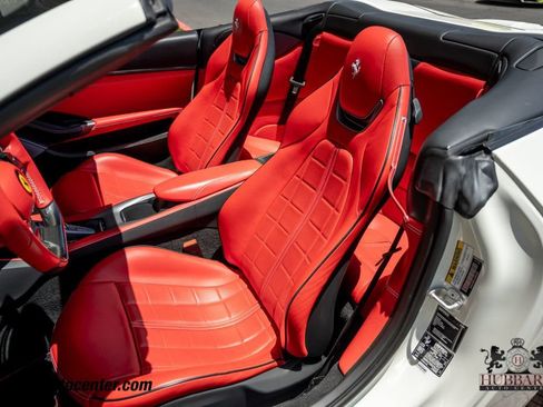 Used 2022 Ferrari Portofino M RWD image 20