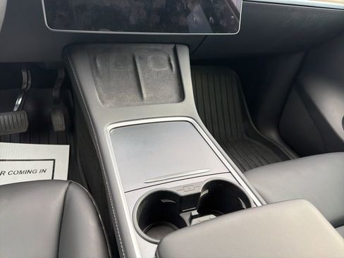 Used 2023 Tesla Model Y Long Range image 15