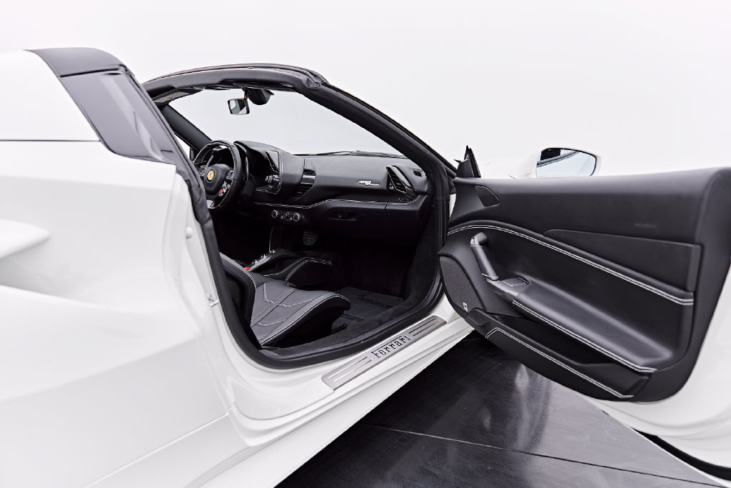 Used 2018 Ferrari 488 Spider RWD image 47