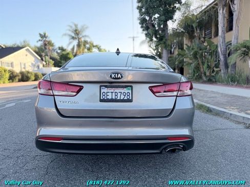 Used 2018 Kia Optima LX w/ 17" Alloy Wheels Package FWD image 5