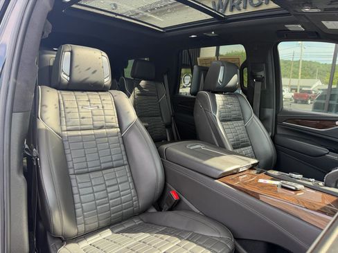 Used 2021 Cadillac Escalade Sport Platinum AWD/4WD image 22