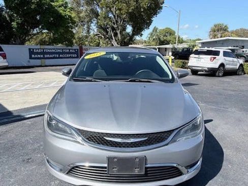 Used 2015 Chrysler 200 Limited w/ Convenience Group FWD image 9