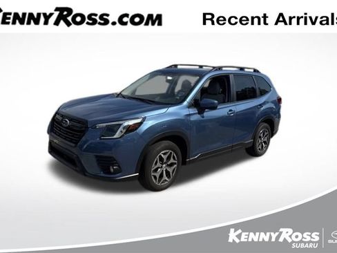 Used 2023 Subaru Forester Premium AWD/4WD image 1
