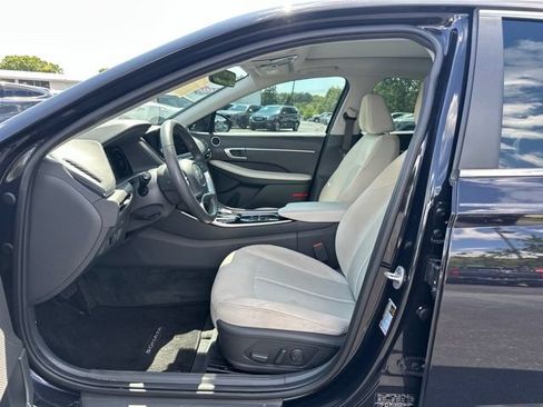 Used 2023 Hyundai Sonata SEL w/ Convenience Package FWD image 9